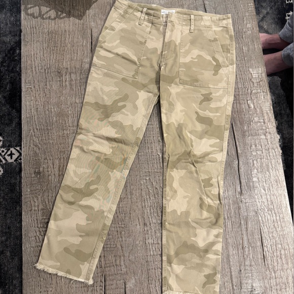 Nili Lotan Jenna Pants in Khaki Camo. - Picture 5 of 8